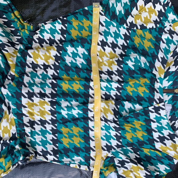 Patterned Dress with Pockets - Picture 6 of 7